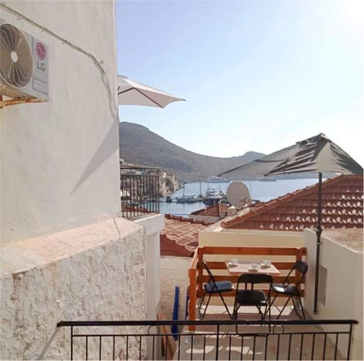 Occasus Room Comfort Chalki Town Екстериор снимка
