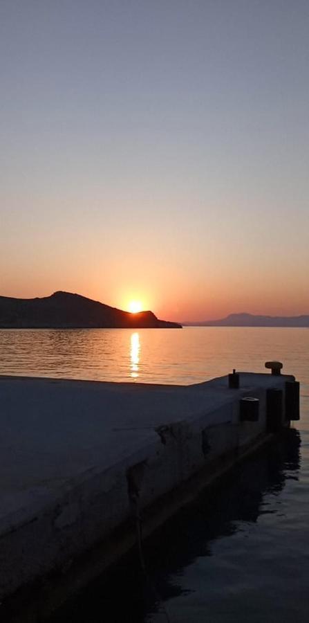 Occasus Room Comfort Chalki Town Екстериор снимка