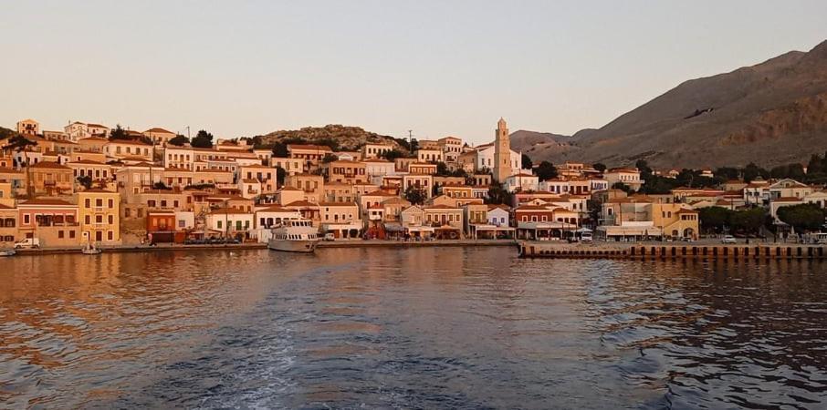 Occasus Room Comfort Chalki Town Екстериор снимка